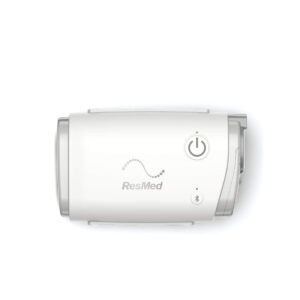 ResMed AirMini AutoSet với thiết kế siêu nhỏ gọn, phù hợp sử dụng khi đi du lịch và di chuyển