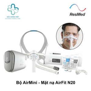 Bộ sản phẩm máy trợ thở ResMed AirMini kết hợp cùng mặt nạ mũi AirFit N20 và bộ tạo ẩm HumidX.