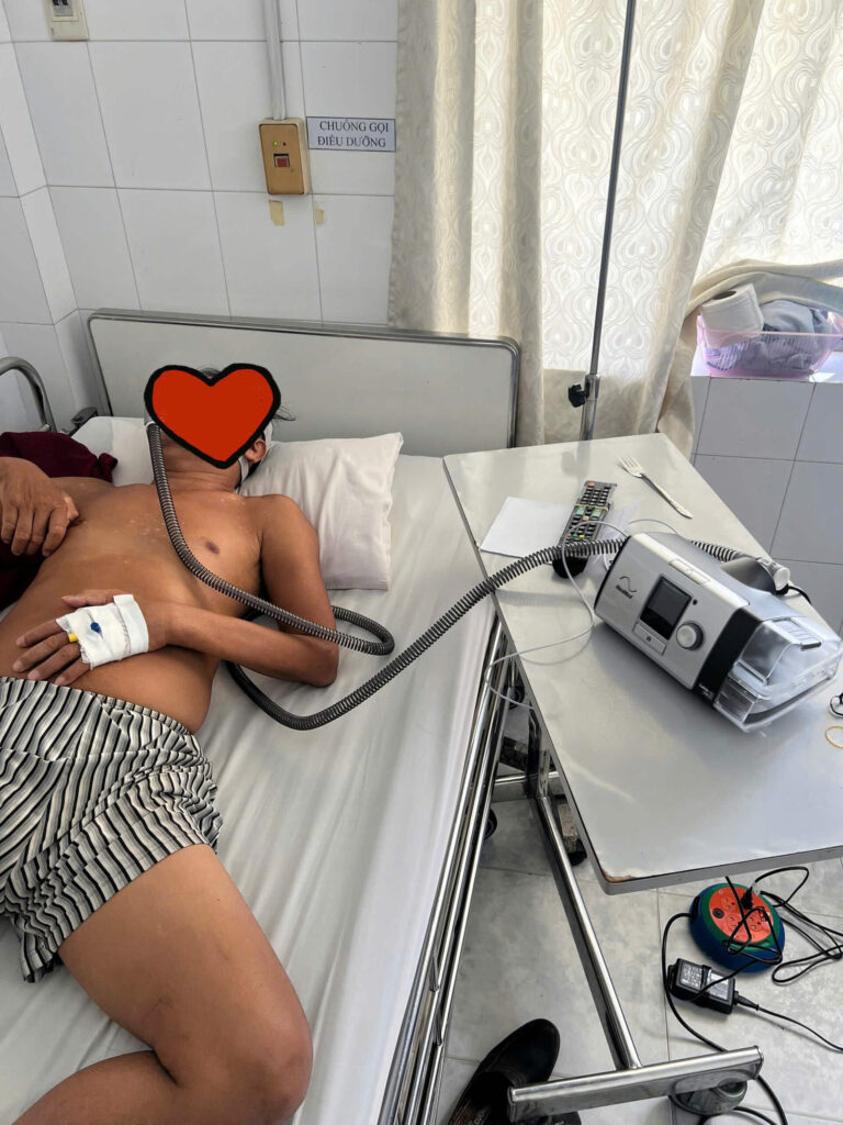 Máy thở ResMed được nhiều người sử dụng trong điều trị ngưng thở khi ngủ.