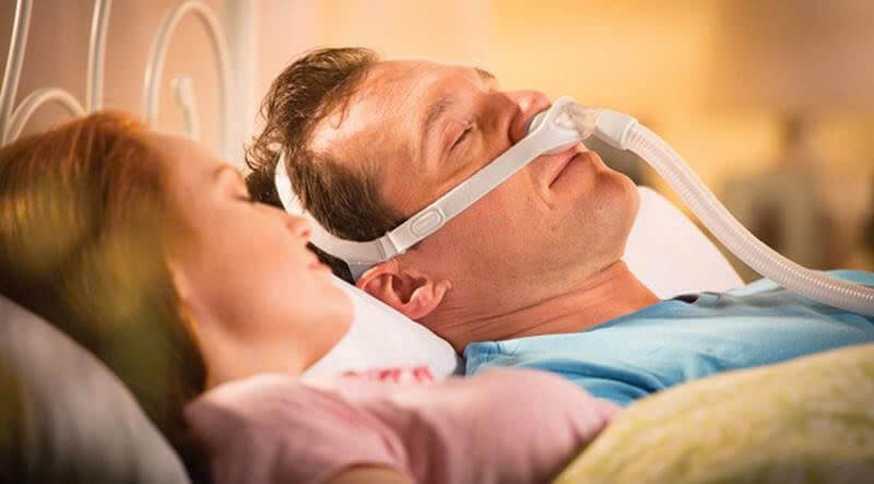 CPAP hay phẫu thuật OSA được lựa chọn dựa trên nguyên nhân gây tắc nghẽn đường thở và kết quả đánh giá của bác sĩ.