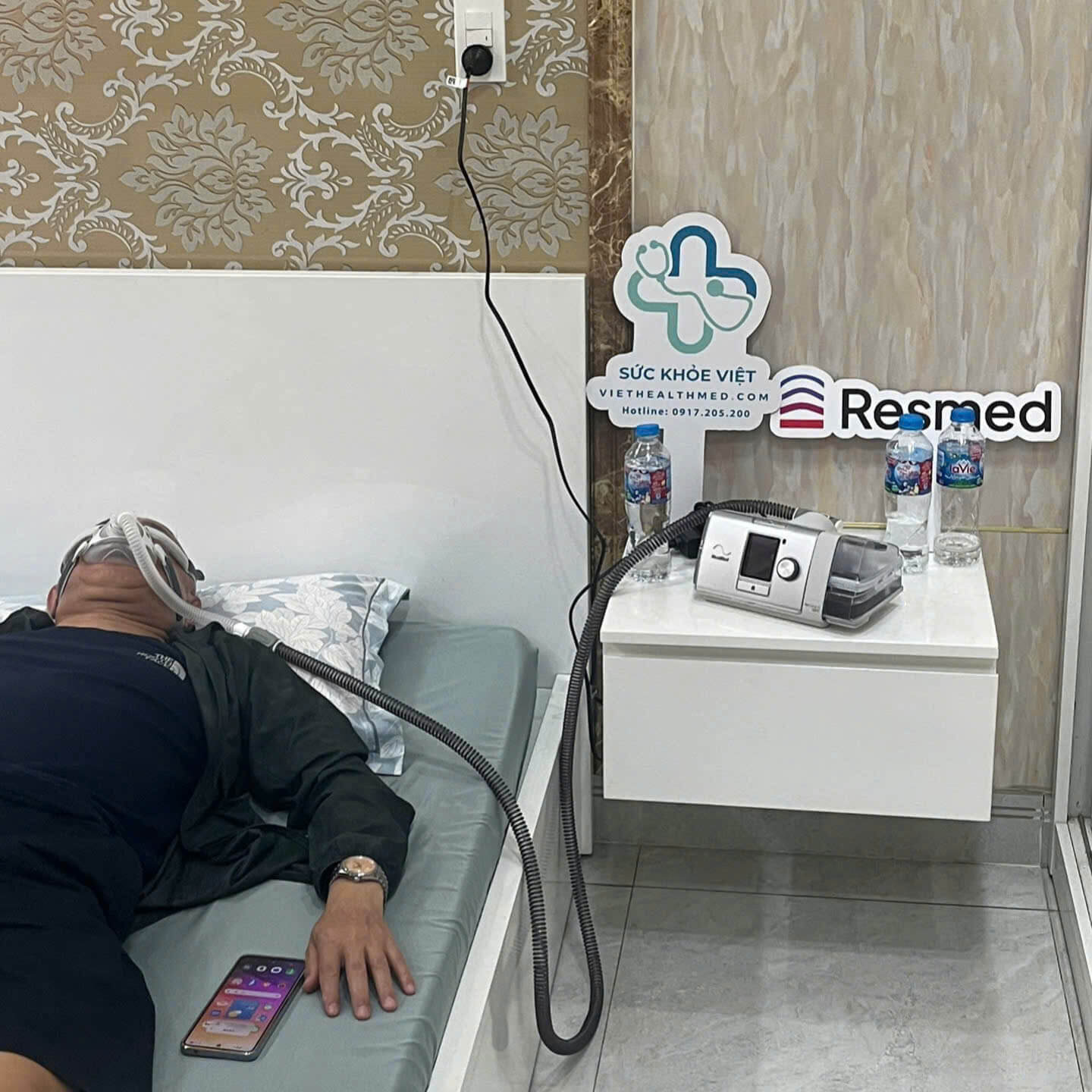Sử dụng CPAP đủ thời gian theo quy tắc 4 giờ có thể giúp cải thiện hiệu quả điều trị ngưng thở khi ngủ và chất lượng giấc ngủ.