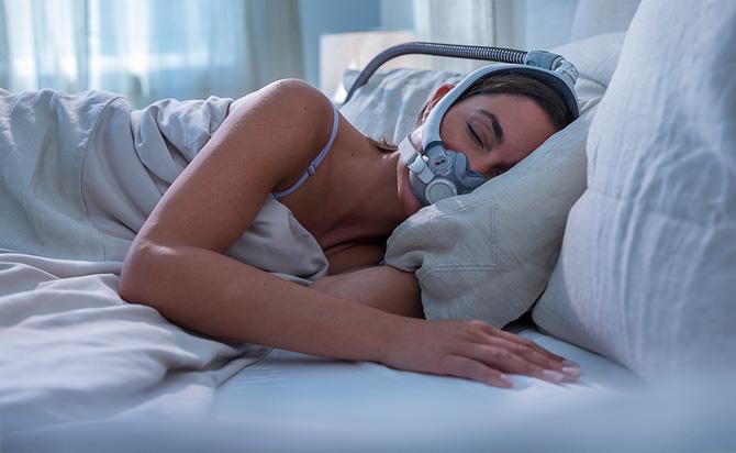 Theo dõi mức độ sử dụng máy CPAP và khả năng đáp ứng điều trị để kịp thời điều chỉnh kế hoạch hỗ trợ.